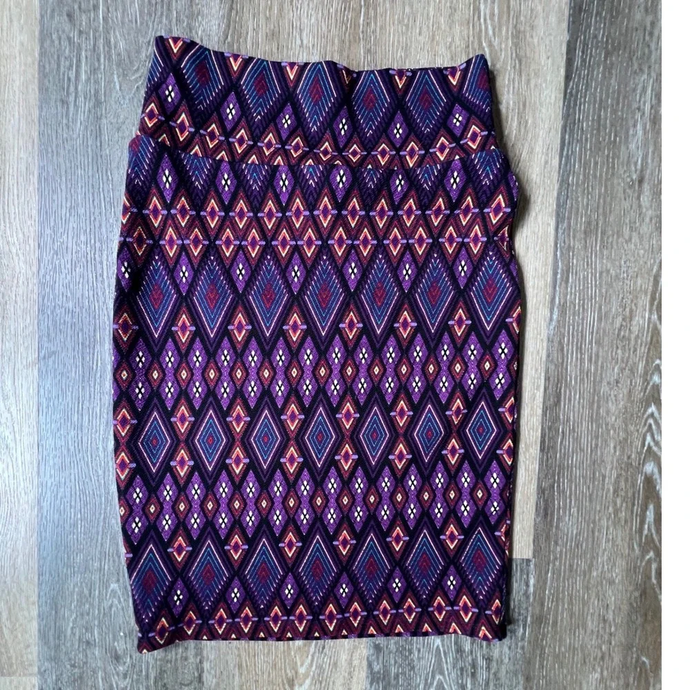 LuLaRoe Cassie Pencil Skirt Women Small Purple Geometric Diamond Print Stretch - Picture 5 of 6